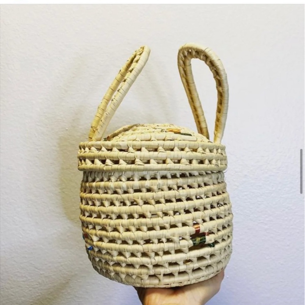 Beautiful sea grass basket with lid